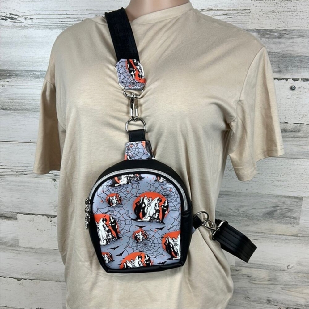 Catnap Corner Spooky Vampire Ladies Crossbody Bag Goth Halloween